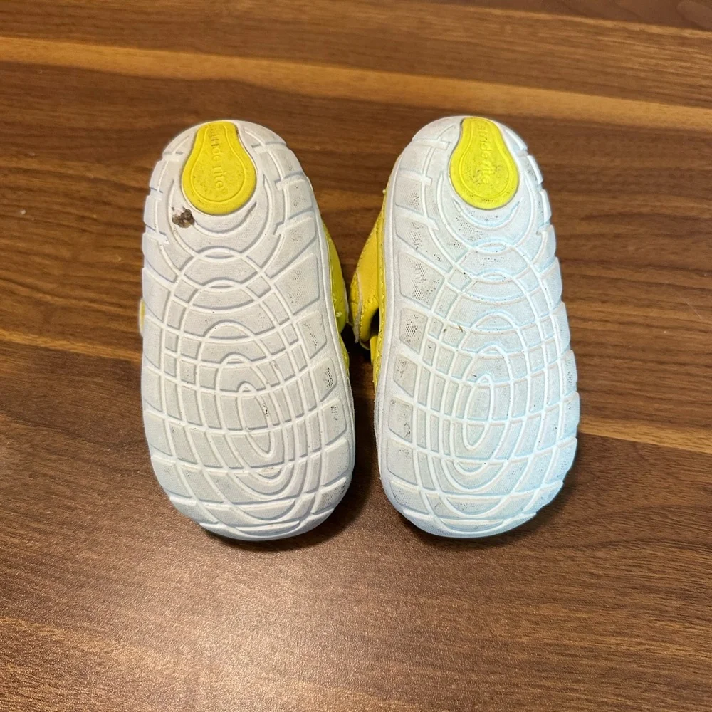 Stride Rite Toddler Watershoe Sandles Lemons
